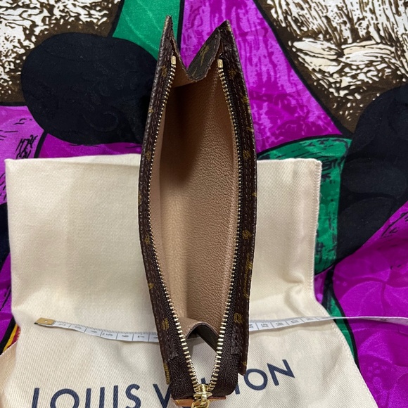 Pouch - Picture 4 of 9